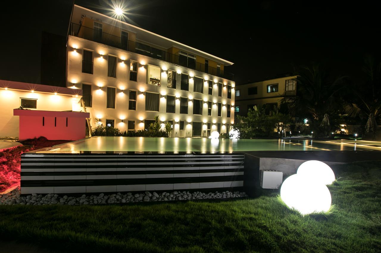 Red Mango Hotel And Apartments Sekondi-Takoradi ภายนอก รูปภาพ