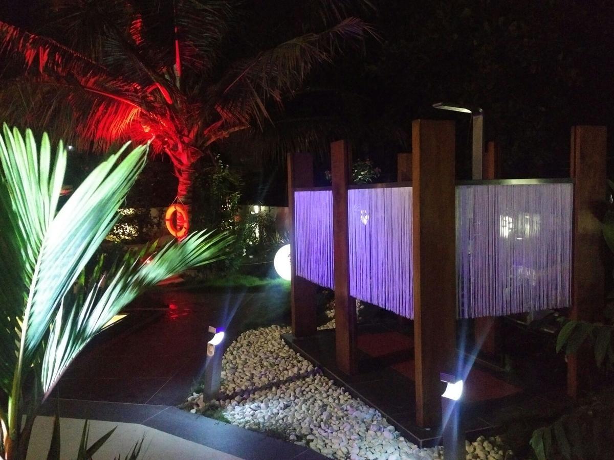 Red Mango Hotel And Apartments Sekondi-Takoradi ภายนอก รูปภาพ